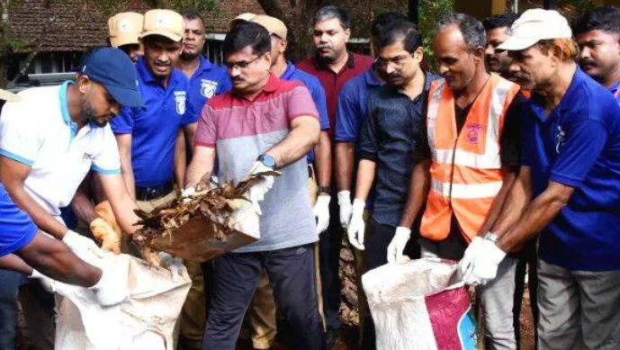 കളക്ടര്‍ മുന്നില്‍ നിന്നു ; സിവില്‍ സ്റ്റേഷനും പരിസരവും ക്ലീൻ