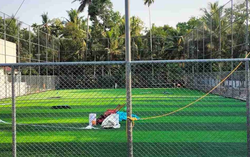 ഉദയനാപുരത്ത് കളിക്കളമായി; അക്കരപ്പാടം സ്‌കൂളിൽ ടർഫ് പൂർത്തിയാകുന്നു