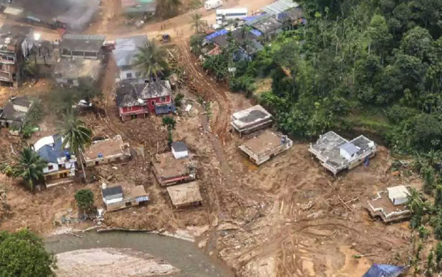 മുണ്ടക്കൈ ദുരന്തം: മാതാപിതാക്കൾ നഷ്ടപ്പെട്ട കുട്ടികൾക്ക് 10 ലക്ഷം രൂപ നൽകാൻ തീരുമാനം