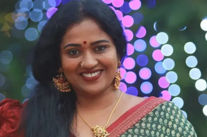 ലെസ്ബിയൻസ് ‘എന്ന്  വിളിച്ച് കളിയാക്കുന്നു,  സോഷ്യൽ മീഡിയ വിമർശനങ്ങളിൽ മനസ്സ് തുറന്ന് മഞ്ജു പത്രോസ്