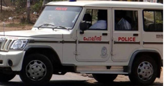യു​വ​തി​യെ ഫോ​ണി​ല്‍ വി​ളി​ച്ച് മു​ത്ത​ലാ​ഖ് ചൊ​ല്ലി​