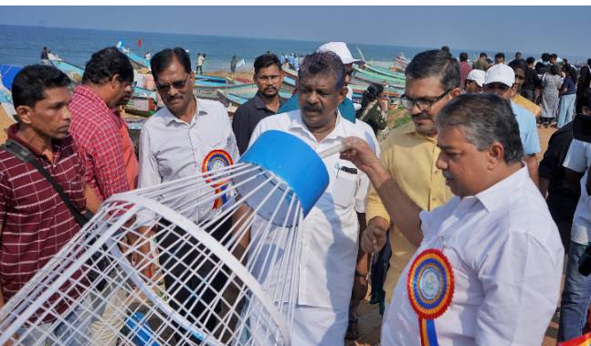 ശുചിത്വ സാഗരം, സുന്ദര തീരം; പ്ലാസ്റ്റിക് നിർമാർജന യജ്ഞത്തിന് തുടക്കം