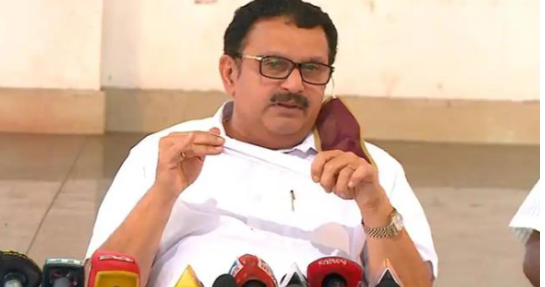 ദി​വ്യ എ​സ്.​അ​യ്യ​ർ​ക്കെ​തി​രെ കോ​ൺ​ഗ്ര​സ് നേ​താ​വ് കെ.​മു​ര​ളീ​ധ​ര​ൻ