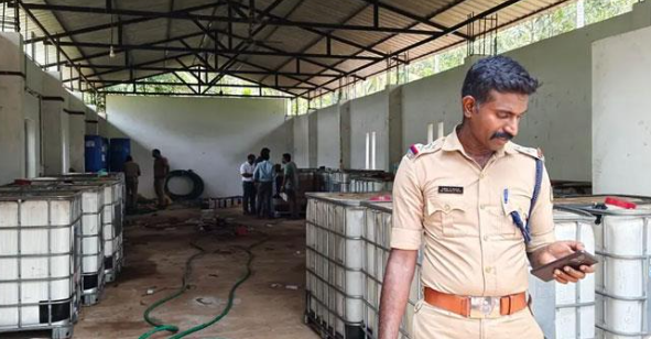 അ​ന​ധി​കൃ​ത​മാ​യി സൂ​ക്ഷി​ച്ച 16,000 ലി​റ്റ​ർ ഡീ​സ​ൽ പി​ടി​കൂ​ടി