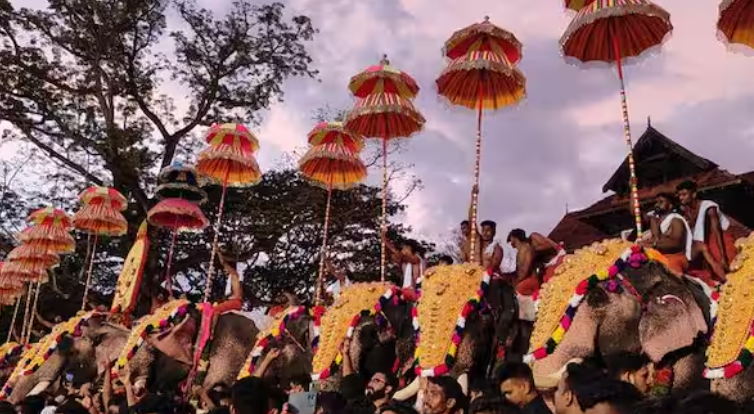 ക്ഷേത്രത്തിൽ കവാടവും ആനച്ചമയങ്ങളും നശിപ്പിച്ചു ; മൂന്ന് പേർ പിടിയിൽ