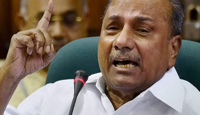 പ​ഹ​ൽ​ഗാ​മി​ലെ ആ​ക്ര​മ​ണം ; തിരിച്ചടിക്കാൻ സൈ​ന്യ​ത്തി​ന് സ​ർ​ക്കാ​ർ അ​നു​മ​തി ന​ൽ​ക​ണമെന്ന് എ.​കെ. ആ​ന്‍റ​ണി