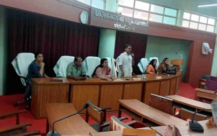 ജില്ല പഞ്ചായത്ത് ഭിന്നശേഷിക്കാര്‍ക്ക് മുച്ചക്ര വാഹനം വിതരണം ചെയ്തു
