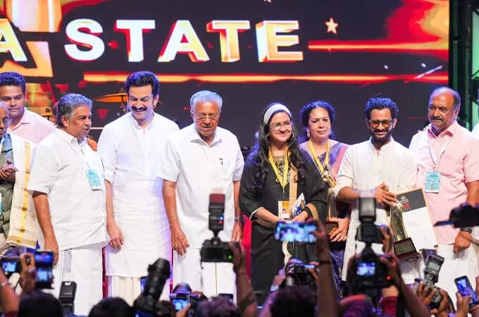 സംസ്ഥാന ചലച്ചിത്ര പുരസ്‌കാരങ്ങള്‍ സമ്മാനിച്ചു