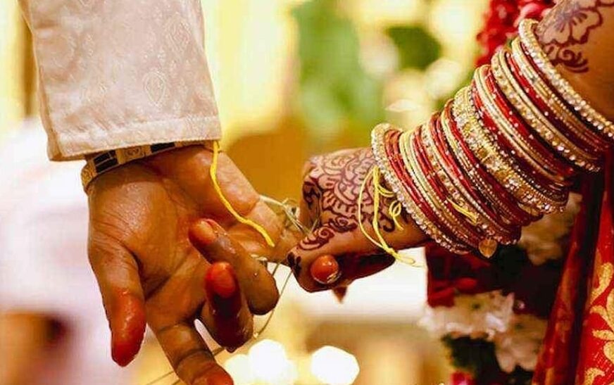 വിവാഹദിനത്തിൽ വധു ഛർദ്ദിച്ചു; ഗർഭ പരിശോധനാ കിറ്റ് ഉപയോഗിക്കാൻ ആവശ്യപ്പെട്ട് വരൻ