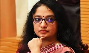 ദിവ്യ എസ് അയ്യർക്കെതിരെ കേന്ദ്രസർക്കാരിന് പരാതി: സിവിൽ സർവീസ് ചട്ടലംഘനവും സോഷ്യൽ മീഡിയ ആക്ഷേപങ്ങളും