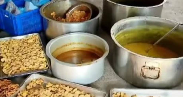പഴകിയ ഭക്ഷണം പിടികൂടിയ സംഭവം ; സ്ഥാപനത്തിന് ഒരുലക്ഷം രൂപ പിഴയിട്ട് റെയില്‍വേ