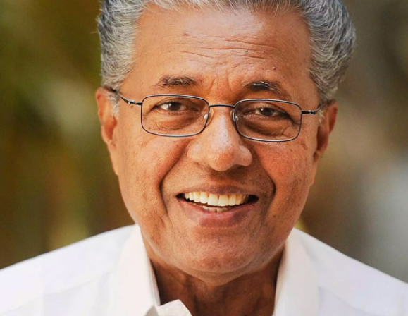 നാടിന്റെ വികസനത്തിന് വേഗത്തിലുള്ള തീരുമാനങ്ങൾ ഉണ്ടാകണമെന്ന് മുഖ്യമന്ത്രി