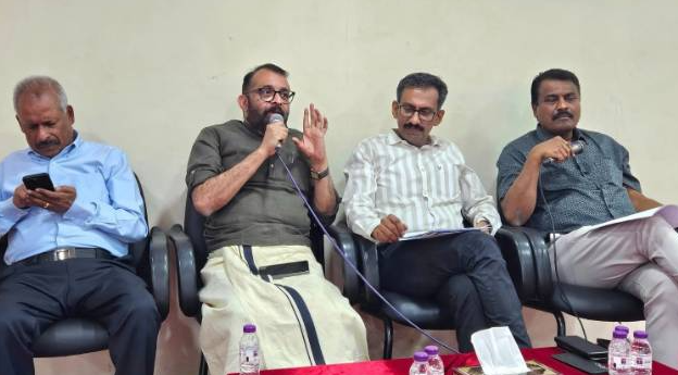 പ്രവാസികള്‍ക്കായി ഇനി നോര്‍ക്ക പോലീസ് സ്റ്റേഷനും; നോര്‍ക്ക കെയര്‍ ജൂണ്‍ മുതല്‍, പ്രവാസി മിഷനും ഉടന്‍