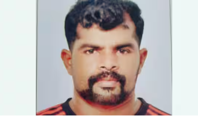 മത്സ്യത്തൊഴിലാളിയെ തോട്ടിൽ മരിച്ച നിലയിൽ കണ്ടെത്തി