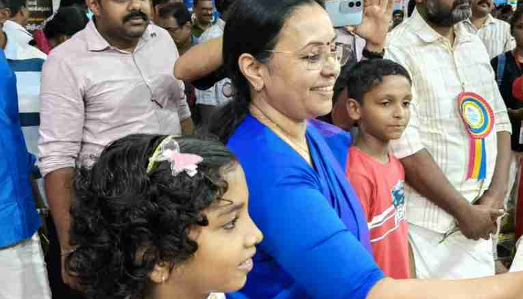 നോര്‍ക്ക വകുപ്പ് സ്റ്റാളുകളുടെ പ്രവര്‍ത്തനോദ്ഘാടനം മന്ത്രി വീണാ ജോര്‍ജ് നിര്‍വഹിച്ചു