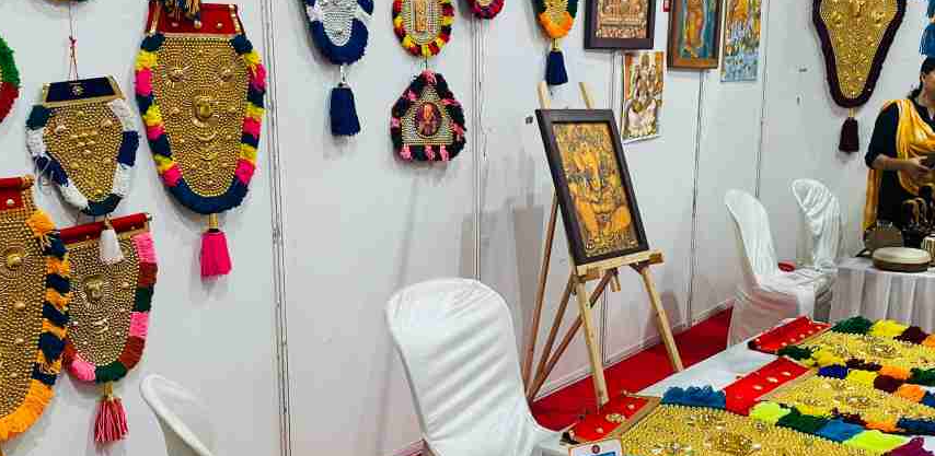 മുളയില്‍ ദൃശ്യവിസ്മയം ഒരുക്കി ആറന്മുള വാസ്തുവിദ്യ ഗുരുകുലത്തിന്റെ പ്രദര്‍ശനം