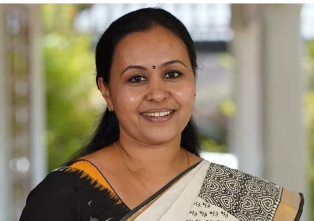 എ​ട്ടു വ​യ​സു​കാ​രി​യെ അ​ച്ഛ​ന്‍ മ​ര്‍​ദി​ച്ച കേ​സ് ; കുട്ടികൾക്ക് തുടർ സംരക്ഷണം ഉറപ്പാക്കുമെന്ന് മന്ത്രി വീണാ ജോർജ്