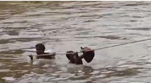 പു​ഞ്ച​ക്കൊ​ല്ലി​യി​ല്‍ ആ​ദി​വാ​സി കു​ടും​ബ​ങ്ങ​ള്‍ ഒ​റ്റ​പ്പെ​ട്ടു