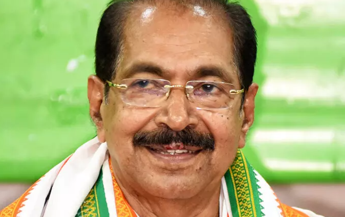സ്ഥാ​നാ​ര്‍​ഥി​യെ​ക്കു​റി​ച്ചു​ള്ള പ്ര​സ്താ​വ​ന അ​ന്‍​വ​ര്‍ തി​രു​ത്ത​ണ​മെ​ന്ന് കെ​പി​സി​സി അ​ധ്യ​ക്ഷ​ന്‍