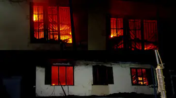 ആക്രി ഗോഡൗണിന് തീപിടിച്ചു..തീ അണയ്ക്കാനുള്ള ശ്രമം തുടരുന്നു