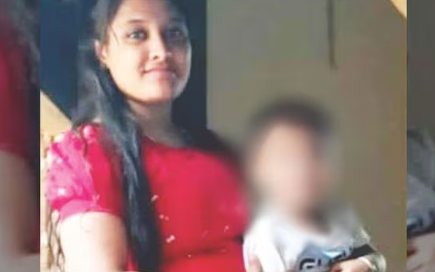നിയന്ത്രണംവിട്ട് സ്‌കൂട്ടര്‍ മറിഞ്ഞ് അമ്മയും കുഞ്ഞും മരിച്ചു