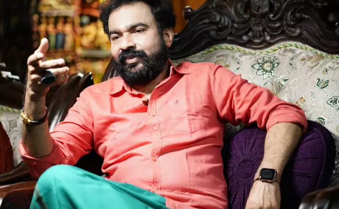 പു​രാ​വ​സ്തു ത​ട്ടി​പ്പ്  ; പ്ര​തി മോ​ന്‍​സ​ണ്‍ മാ​വു​ങ്ക​ലി​ന് ഇ​ട​ക്കാ​ല ജാ​മ്യം