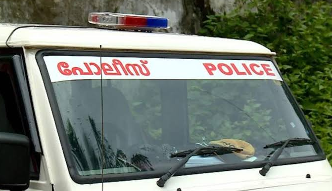 ല​ക്ഷ​ങ്ങ​ളു​ടെ മൊ​ബൈ​ല്‍ ഫോ​ണു​ക​ള്‍ ക​വ​ര്‍ന്നു ; സ​ഹോ​ദ​ര​ങ്ങ​ള്‍ അ​റ​സ്റ്റി​ല്‍
