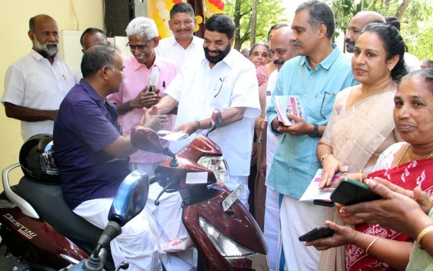 പാമ്പാടി ബ്ലോക്ക് പഞ്ചായത്തിന്റെ വികസനക്ഷേമ പദ്ധതികളുടെ ഉദ്ഘാടനം മന്ത്രി വി.എൻ വാസവൻ നിർവഹിച്ചു