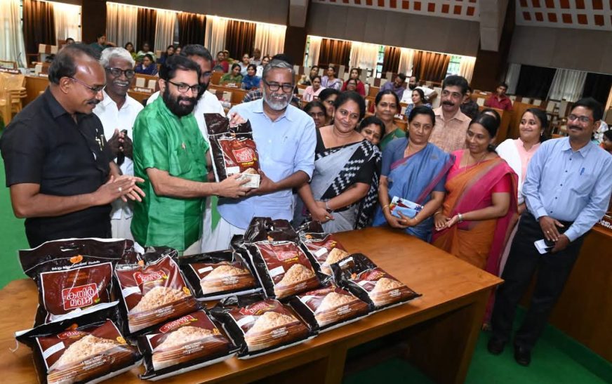 കൊല്ലത്തിന്റെ കതിർമണി മറ്റ് ജില്ലാ പഞ്ചായത്തുകൾ അനുകരിക്കേണ്ട മാതൃക: മന്ത്രി പി പ്രസാദ്