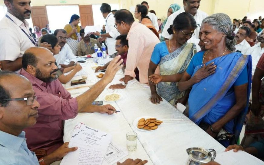 സ്വന്തമായി ഒരു തുണ്ട് ഭൂമി എന്ന നിവാസികളുടെ സ്വപ്നം സഫലമാക്കി മന്ത്രി പി രാജീവ്‌