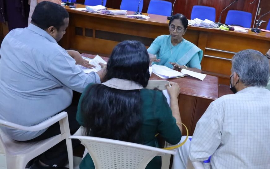 വനിതാ കമ്മിഷന്‍ അദാലത്ത്: 17 പരാതിക്ക് പരിഹാരം