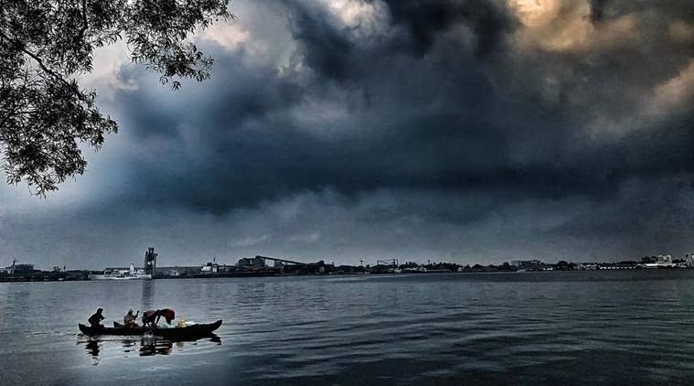 തീവ്ര ന്യൂനമർദം; അതിശക്തമായ മഴയ്ക്ക് സാധ്യത