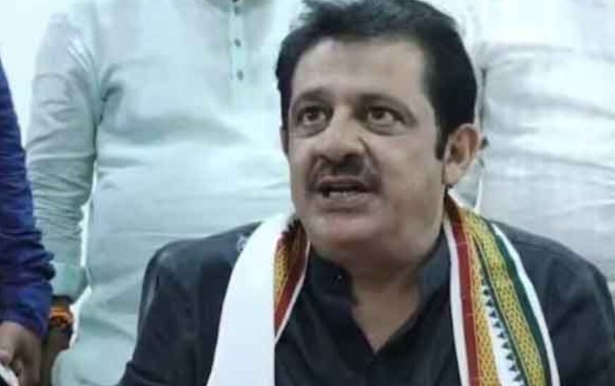 ‘ശരീരത്തില്‍ ബോംബ് കെട്ടി പോയി പാകിസ്താനെതിരെ ഒറ്റയ്ക്ക് ആക്രമണം നടത്താം’; മോദിയും അമിത് ഷായും അതിനനുവദിക്കണമെന്ന് കര്‍ണാടക മന്ത്രി