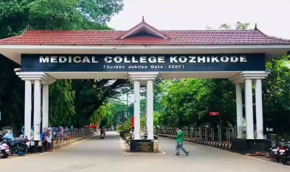 കോഴിക്കോട് മെഡിക്കൽ കോളേജിലെ അപകടം; 3 പേരുടെ മരണം പുക ശ്വസിച്ചുണ്ടായ ശ്വാസ തടസ്സം മൂലമല്ലെന്ന് പോസ്റ്റ്‌ മോർട്ടം റിപ്പോർട്ട്‌