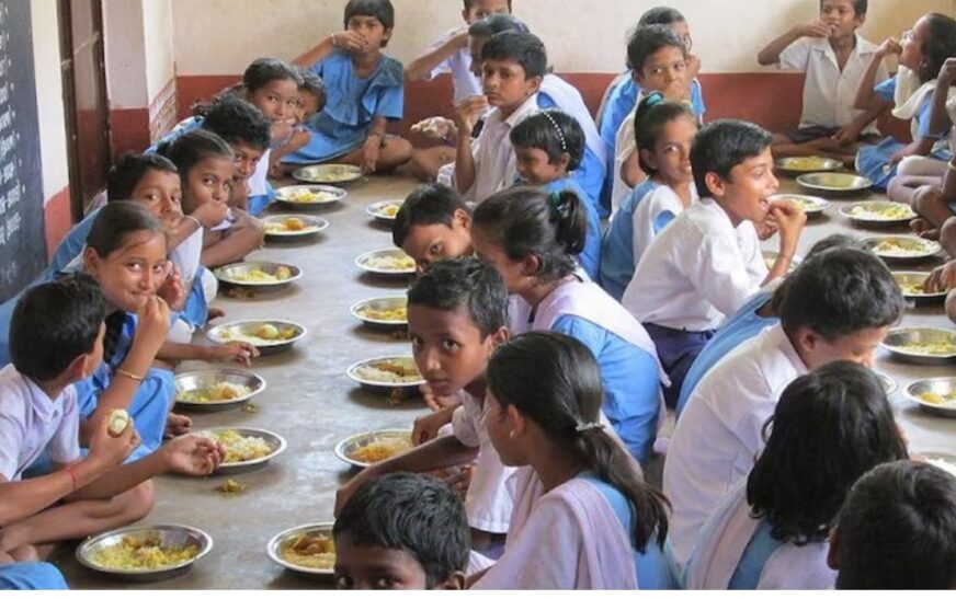 ഇനി സ്കൂളുകളിൽ ഹെൽത്തി മീൽസ്; ഉച്ചഭക്ഷണത്തിൽ മാറ്റം കൊണ്ടുവരാൻ നിർദേശം