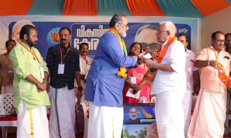 മുൻ മുഖ്യമന്ത്രി ഉമ്മൻ ചാണ്ടിയുടെ പ്രൈവറ്റ് സെക്രട്ടറി ബിജെപിയിൽ ചേർന്നു
