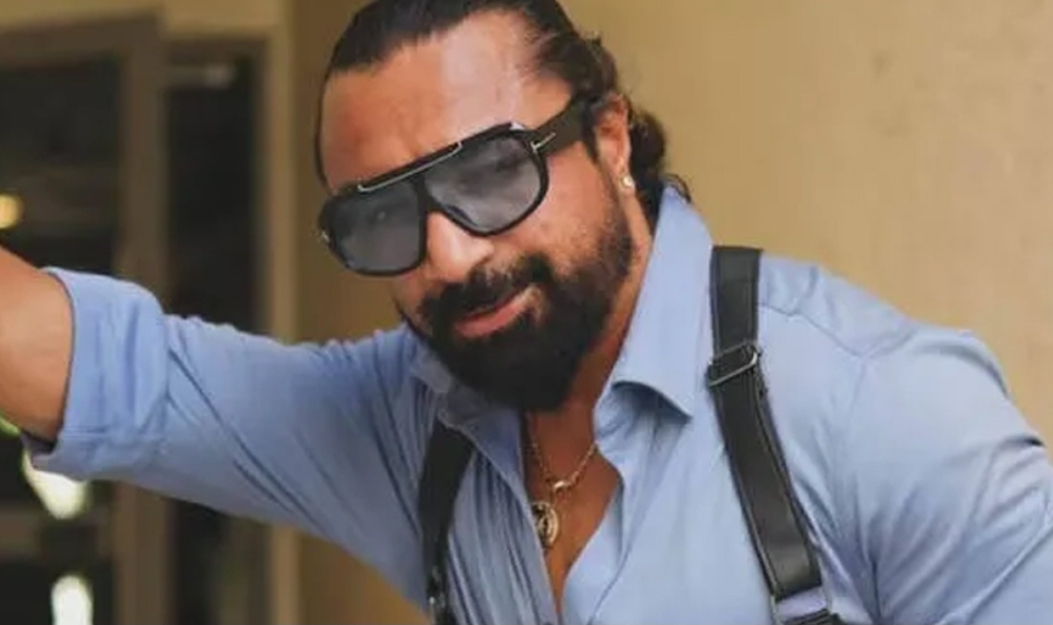 നടൻ അജാസ് ഖാനെതിരെ പരാതിയുമായി യുവതി