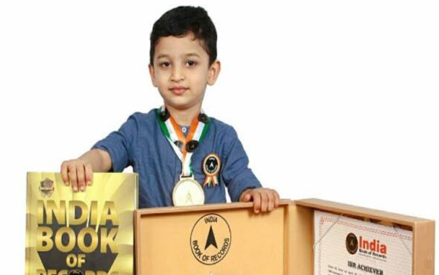 ഇന്ത്യ ബുക്ക് ഓഫ് റെക്കോര്‍ഡ്സ് അച്ചീവർ പുരസ്കാരം സ്വന്തമാക്കി മൂന്ന് വയസ്സുകാരൻ