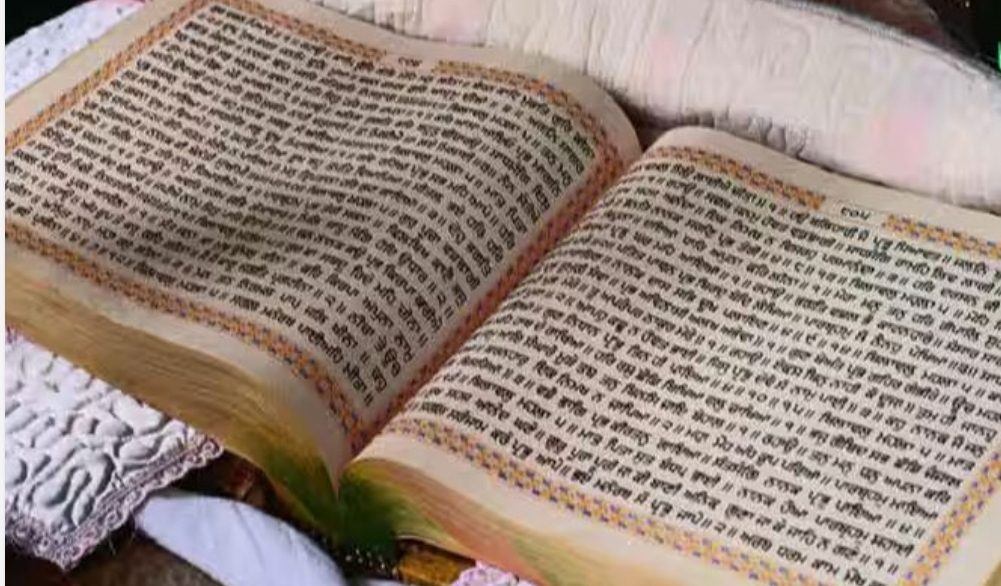 അതിർത്തി മേഖലയിലെ ഗുരുദ്വാരകളിൽ നിന്ന് സിഖ് മത ഗ്രന്ഥങ്ങൾ മാറ്റുന്നു; നടപടി സുരക്ഷാ മുന്നൊരുക്കങ്ങളുടെ ഭാ​ഗമായി