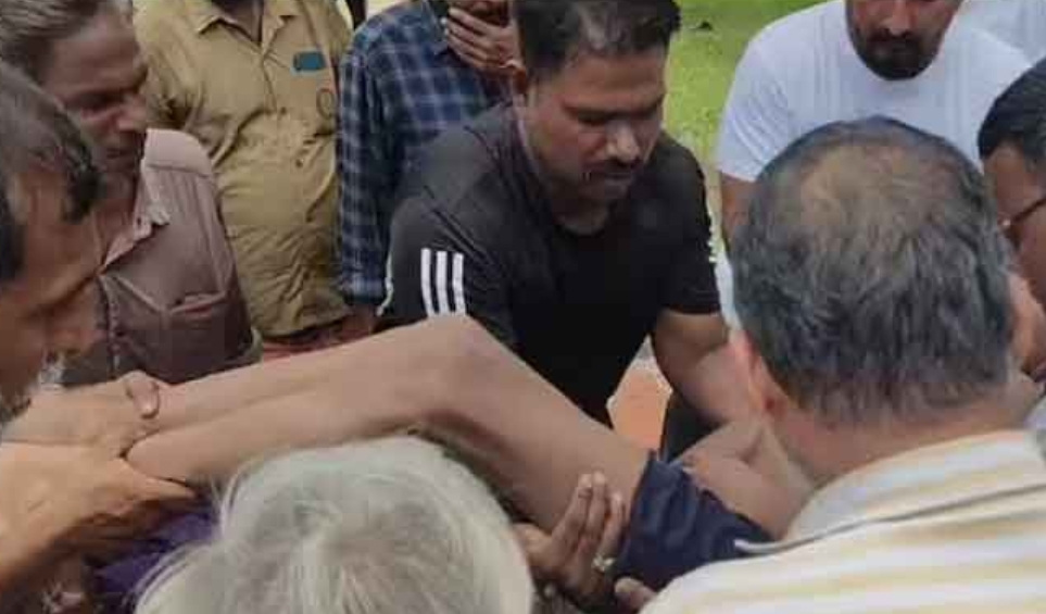 കൂട്ടുകാർക്കൊപ്പം ക്ഷേത്ര കുളത്തിൽ കുളിക്കാൻ എത്തി; പതിമൂന്ന് വയസുകാരൻ മുങ്ങി മരിച്ചു