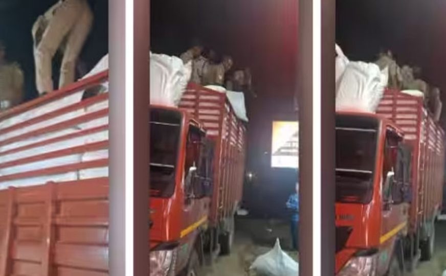 മുത്തങ്ങ ചെക്ക് പോസ്റ്റിൽ നിരോധിത പുകയിലയുടെ വൻ ശേഖരം പിടികൂടി