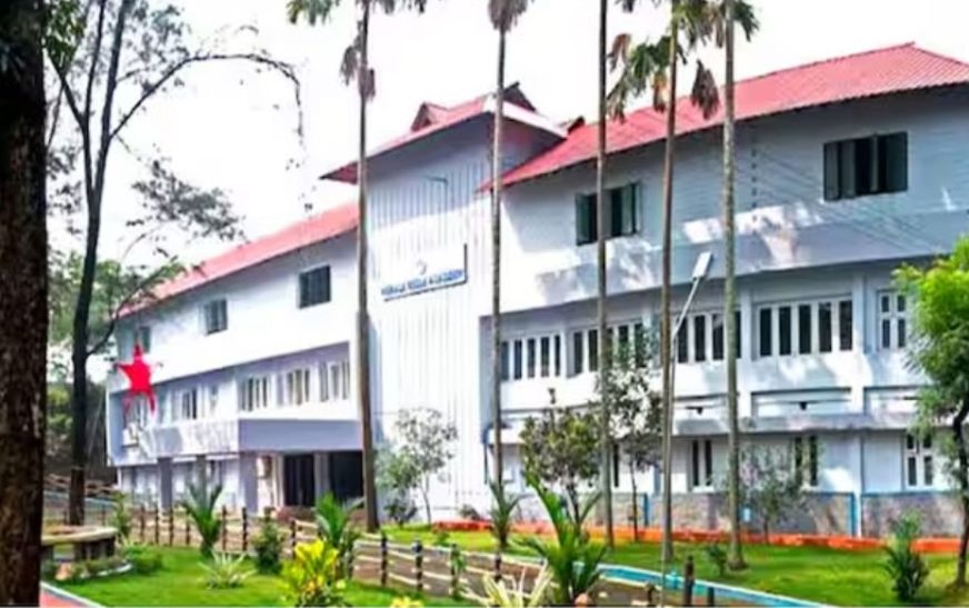 കേരള മീഡിയ അക്കാദമിയുടെ പോസ്റ്റ് ഗ്രാജ്വേറ്റ് ഡിപ്ലോമ കോഴ്സുകളിലേക്കുള്ള അപേക്ഷ ക്ഷണിച്ചു