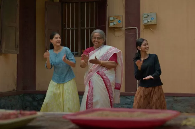 ‘വ്യസനസമേതം ബന്ധുമിത്രാദികള്‍’ പ്രൊമോ പുറത്ത്