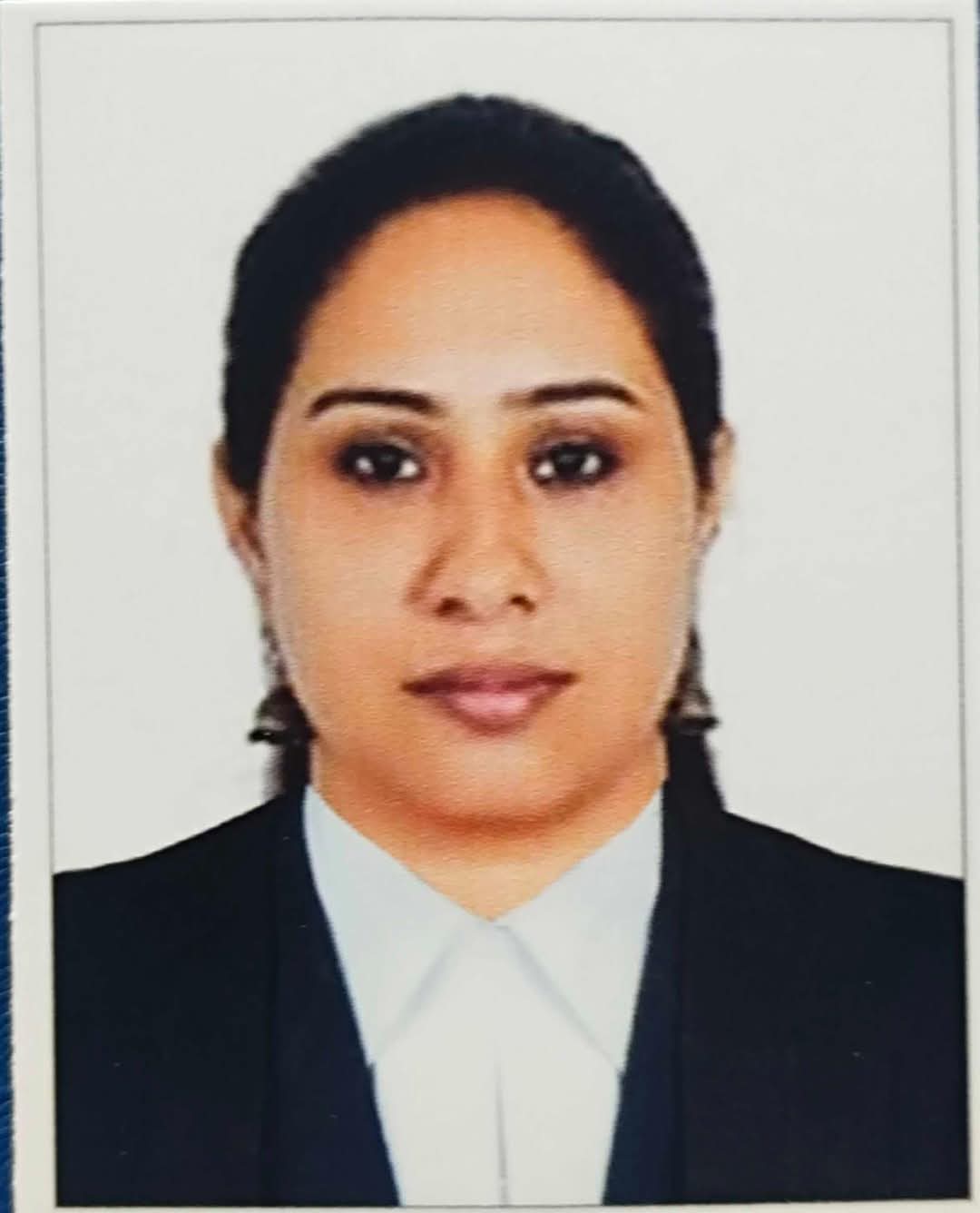 നിയമ പഠനത്തിൽ ബിരുദാനന്തരബിരുദം കരസ്ഥമാക്കി അഡ്വ. പ്രതീത മറിയം തോമസ്