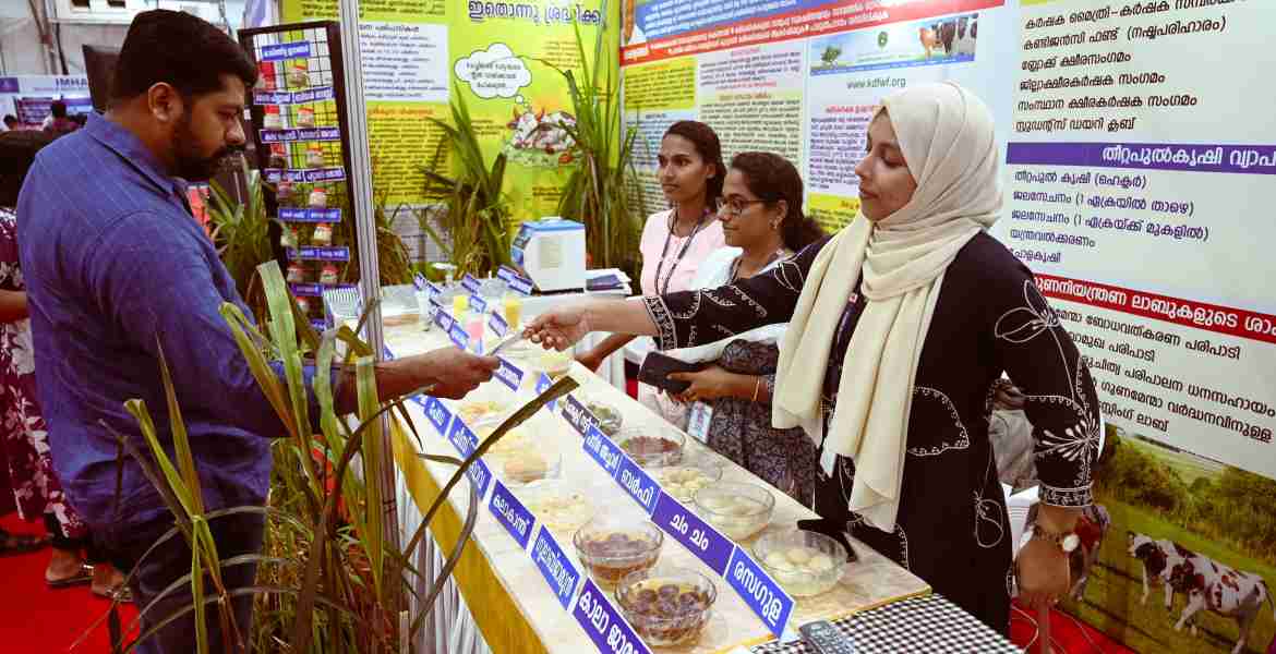 ക്ഷീരകര്‍ഷകര്‍ അറിയേണ്ടതെല്ലാം ഒരു കുടക്കീഴിലൊരുക്കി ക്ഷീരവികസന വകുപ്പ്