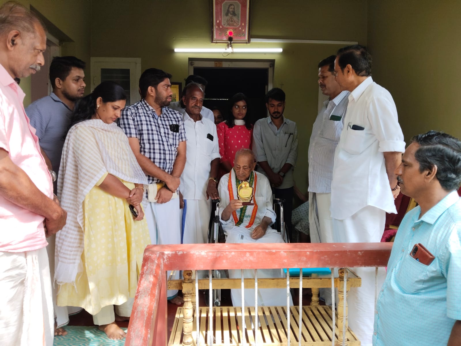 മഞ്ഞപ്ര നാടിൻ്റെ നൊമ്പരമായി സ്വാതന്ത്ര്യസമര സേനാനി മേയ്ക്കാടൻ പൗലോയുടെ വേർപാട്