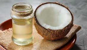 വെ​​ളി​​ച്ചെ​​ണ്ണ വി​​ല കു​​ത്ത​​നെ ഉ​​യ​​രു​​ന്നു