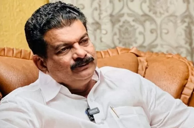 പി വി അന്‍വറിനെ കൊല്‍ക്കത്തയിലേക്ക് വിളിപ്പിച്ച് ടിഎംസി