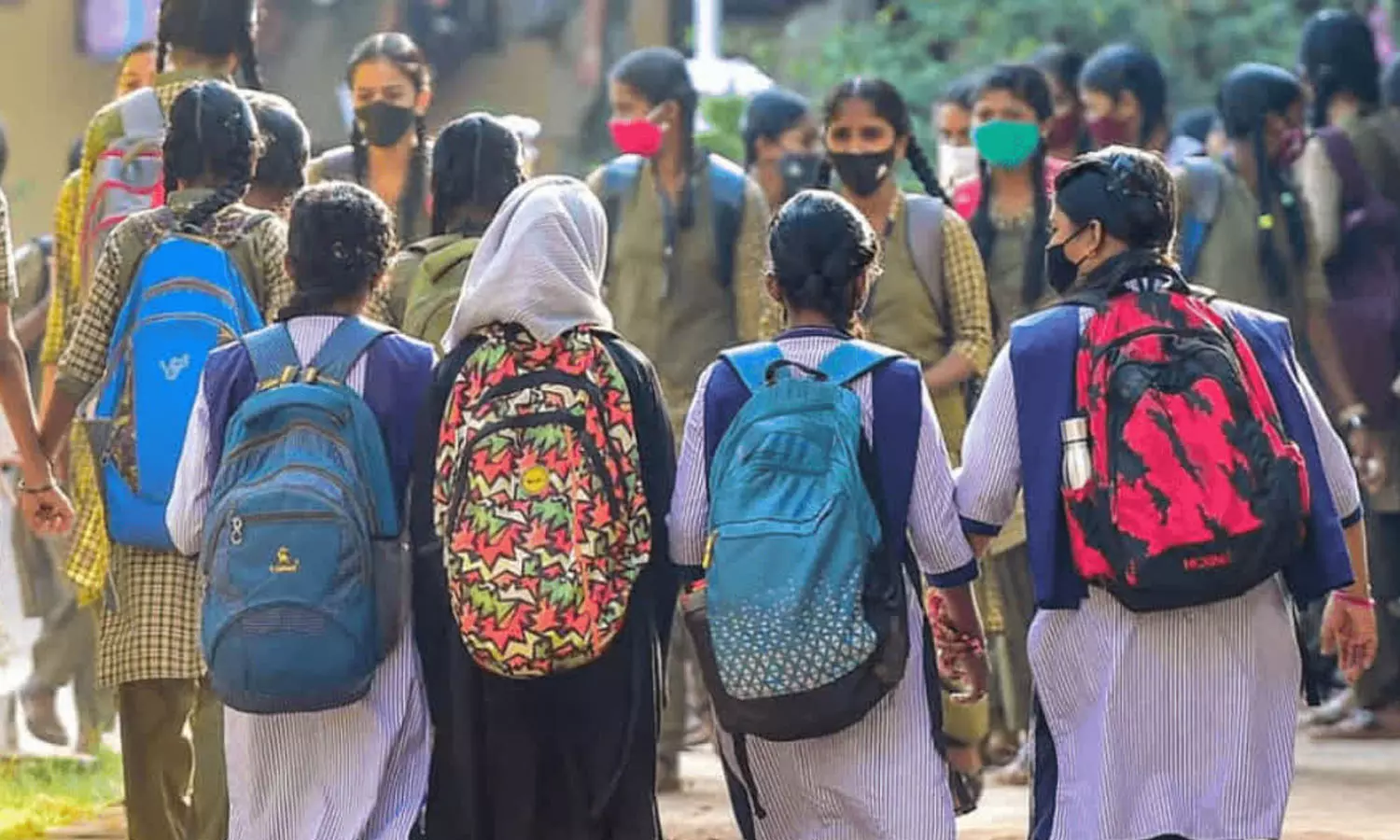 കു​ട്ടി​ക​ളു​ടെ സു​ര​ക്ഷ; സ്കൂ​ളു​ക​ളി​ൽ സു​ര​ക്ഷ ഓ​ഡി​റ്റി​ങ്ങ​ട​ക്കം മാ​ർ​ഗ നി​ർ​ദേ​ശ​ങ്ങ​ൾ പു​റ​പ്പെ​ടു​വി​ച്ച്​ സ​ർ​ക്കാ​ർ