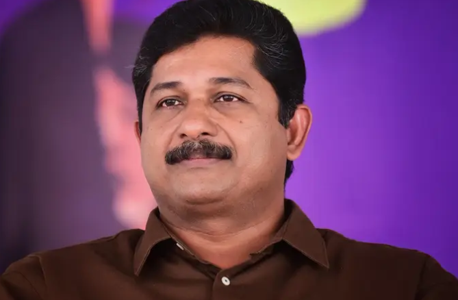 കോൺഗ്രസ് നേതാക്കളെ രൂക്ഷമായി വിമർശിച്ച് എം സ്വരാജ്